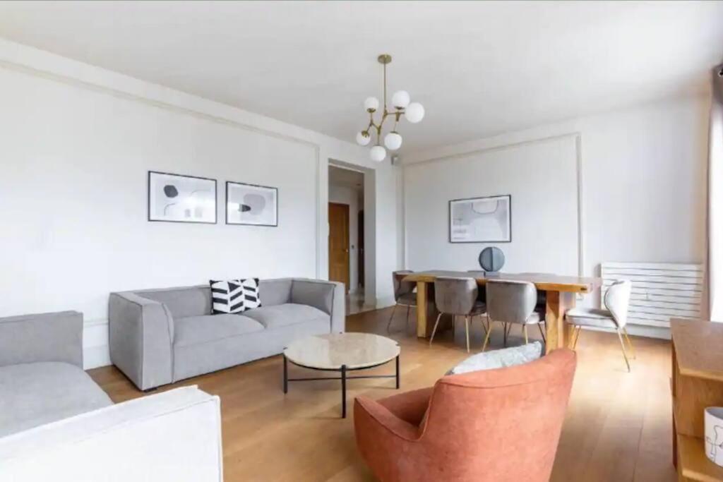 Avenue Montaigne Luxury Apartment 2Br 4P Париж Экстерьер фото